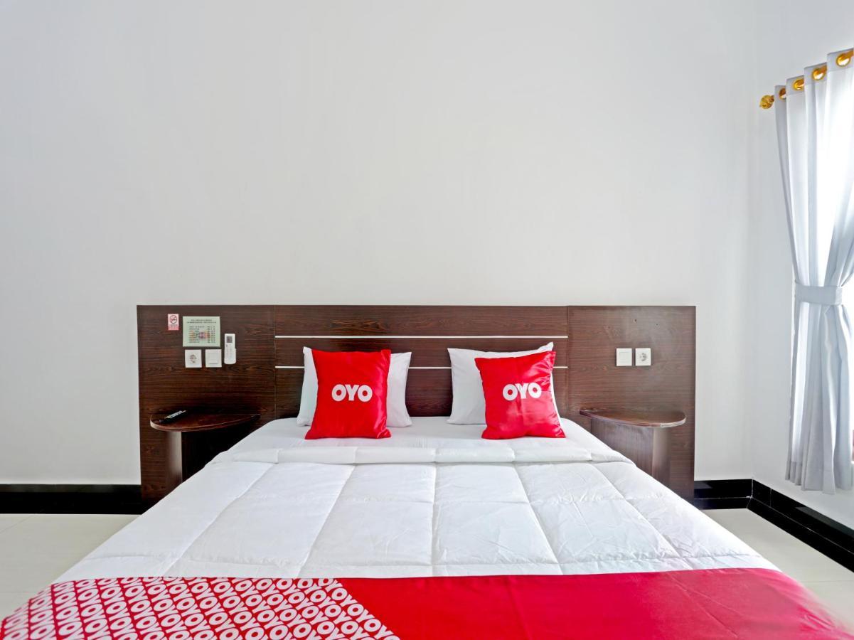 Oyo 90859 Cahaya Guest House Pesanggaran Экстерьер фото