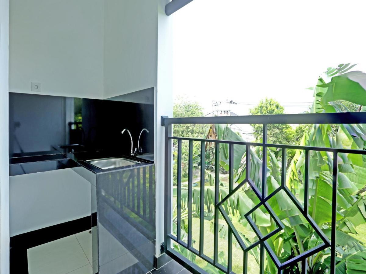 Oyo 90859 Cahaya Guest House Pesanggaran Экстерьер фото